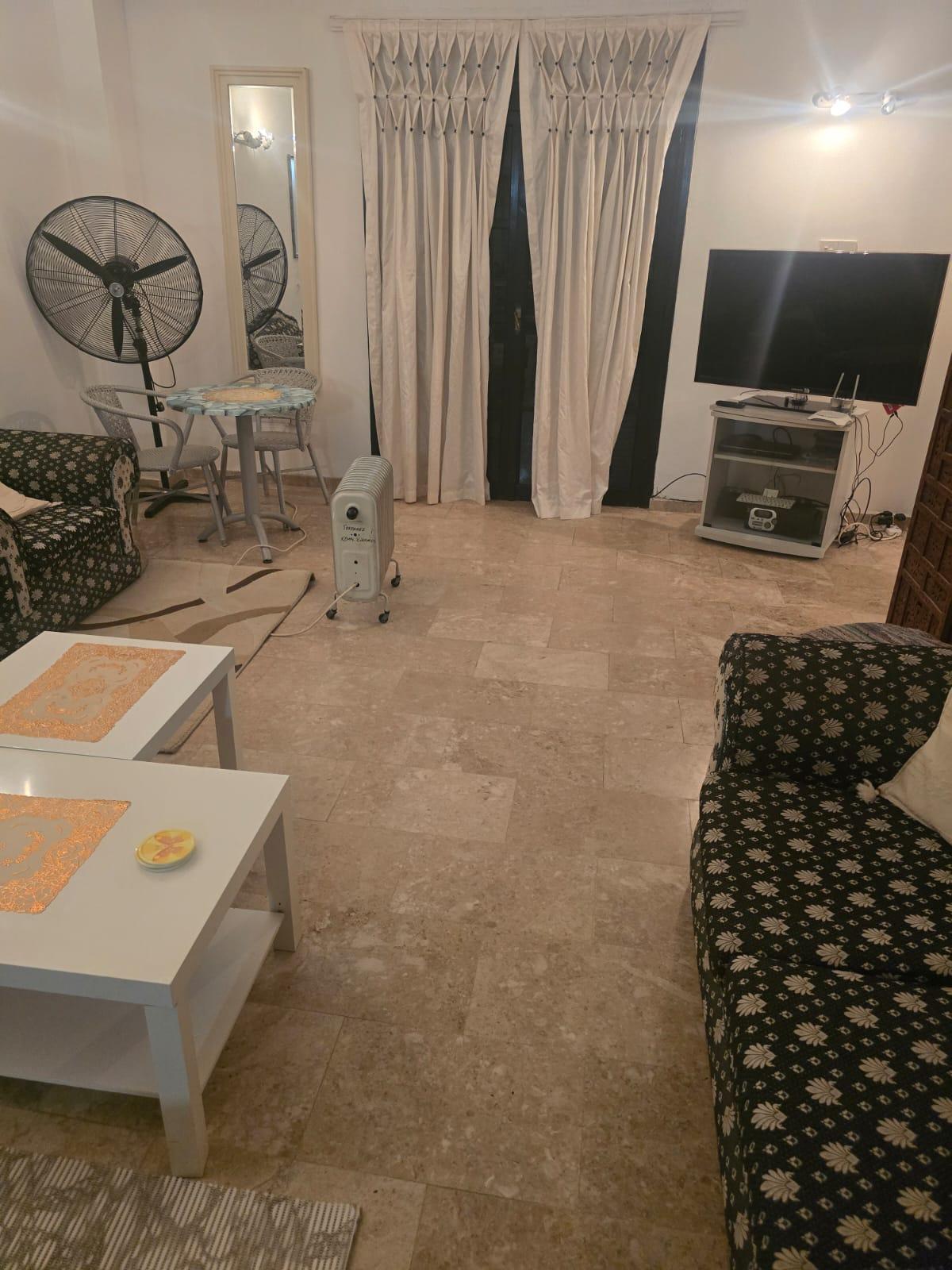 Denize Sıfır Konumda, Geniş ve Konforlu Kiralık Dair