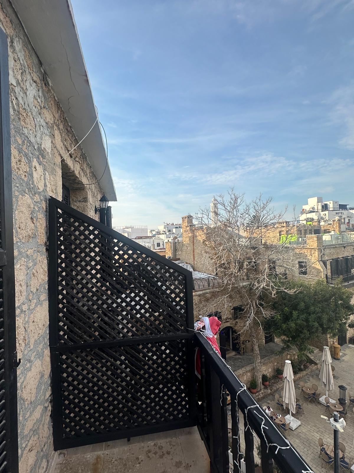 Denize Sıfır Konumda, Geniş ve Konforlu Kiralık Dair